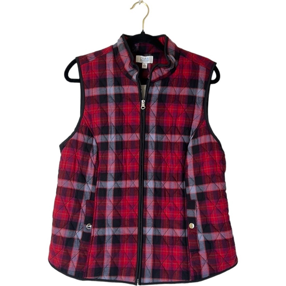 NWT Croft and Borrow Zip Front Red and Black Plaid Quilted Vest